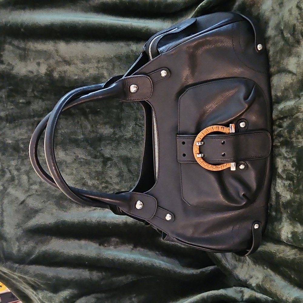 Salvatore Ferragamo Black Shoulder Bag with Timeless Design